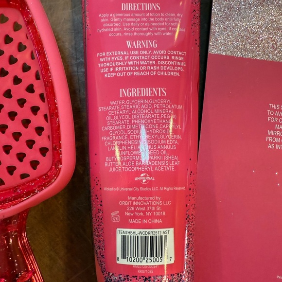 Wicked Pink Strawberry Lotion Hair Care Pink Brush Comb & Mirror Set NEW - Picture 8 of 11